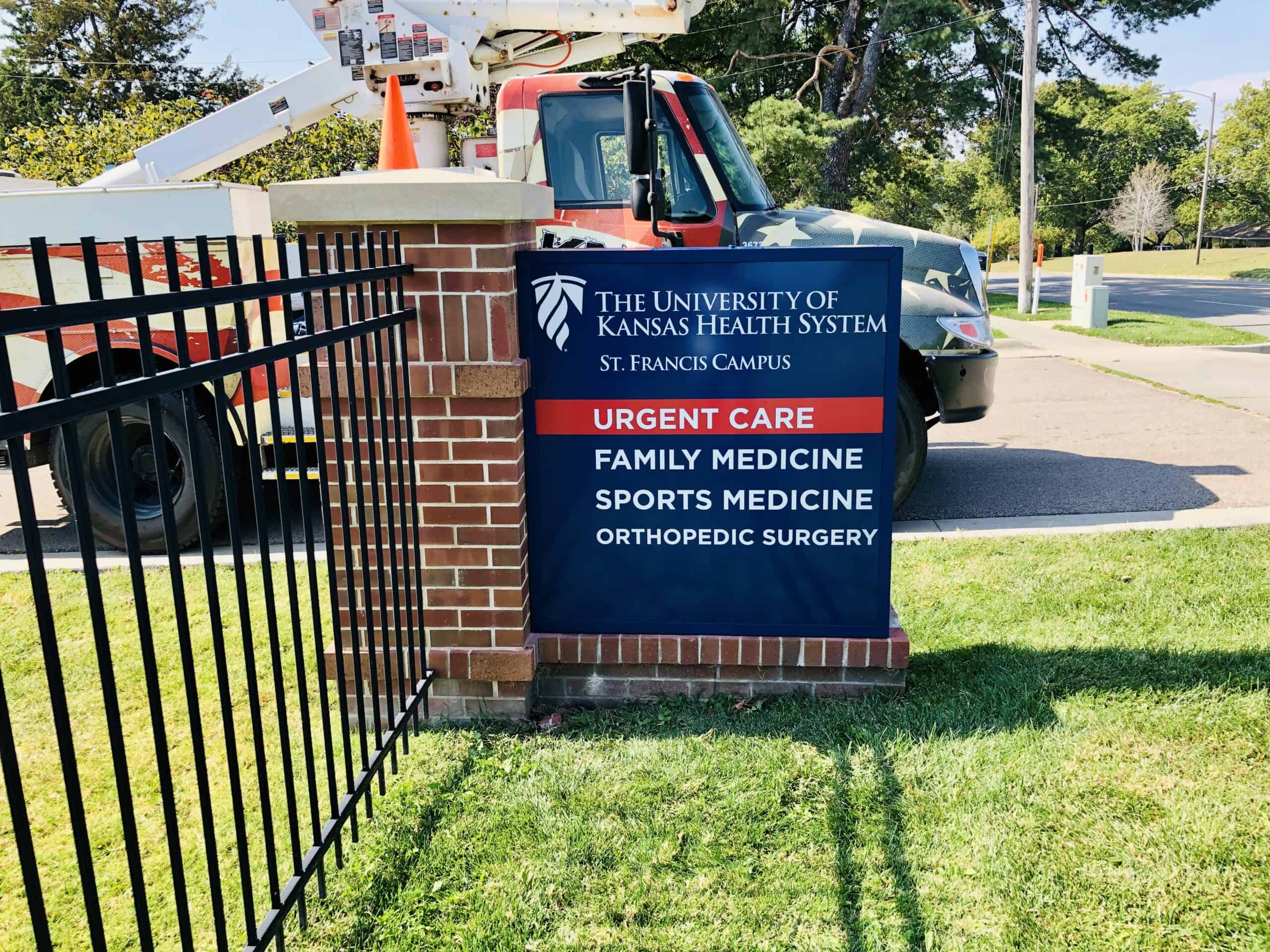 kansashealthsystem_monumentsign